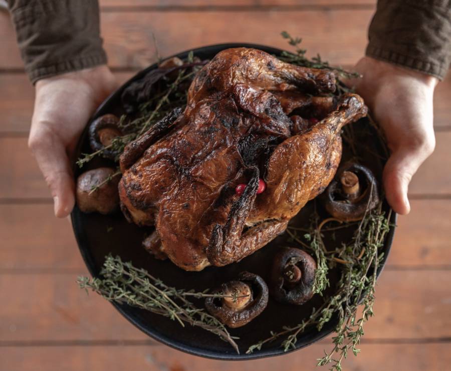 Cooking a turkey in a disposable pan